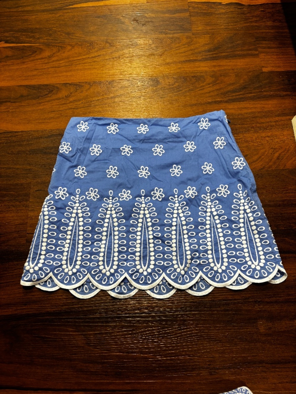 Vineyard Vines Blue and White Scalloped Mini Skirt